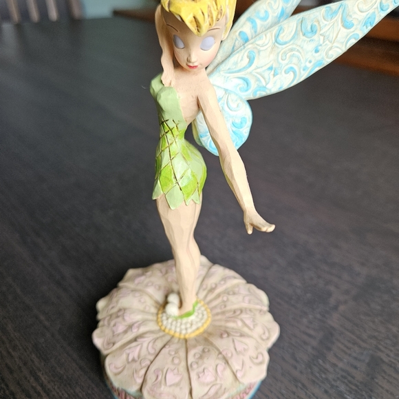 Tinkerbell figure. Walt Disney showcase collection 7 inches tall. - Picture 4 of 7